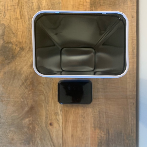 SOLD ON Ⓜ️!! Rae Dunn Spaghetti Tin - Picture 5 of 6